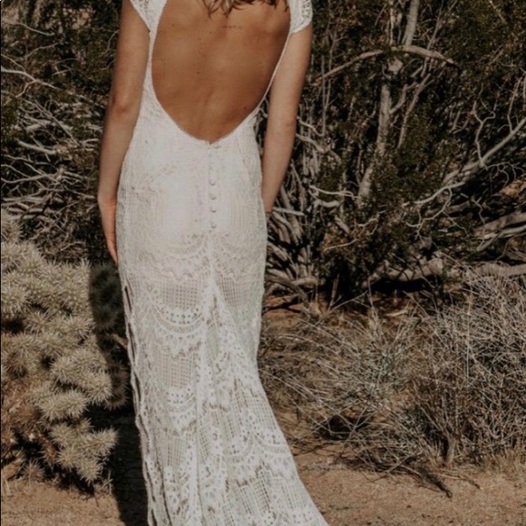 Spell and the Gypsy Wedding Dress - Picture 4 of 5